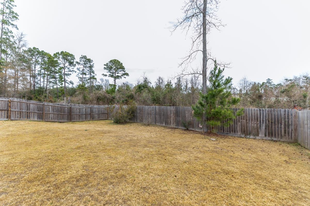 314 Long Leaf Street Silsbee, TX 77656 - Photo 29 of 31 a view of a backyard