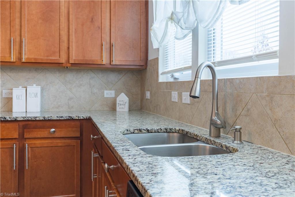 632 Wrenn Forest Street High Point, NC 27260 - Photo 21 of 36