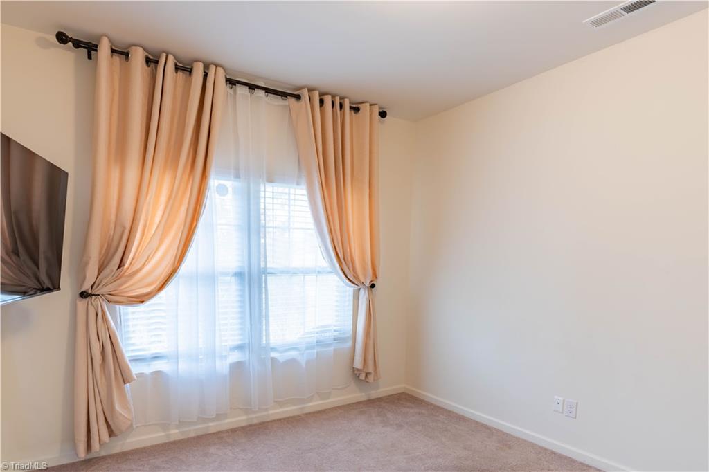 632 Wrenn Forest Street High Point, NC 27260 - Photo 10 of 36