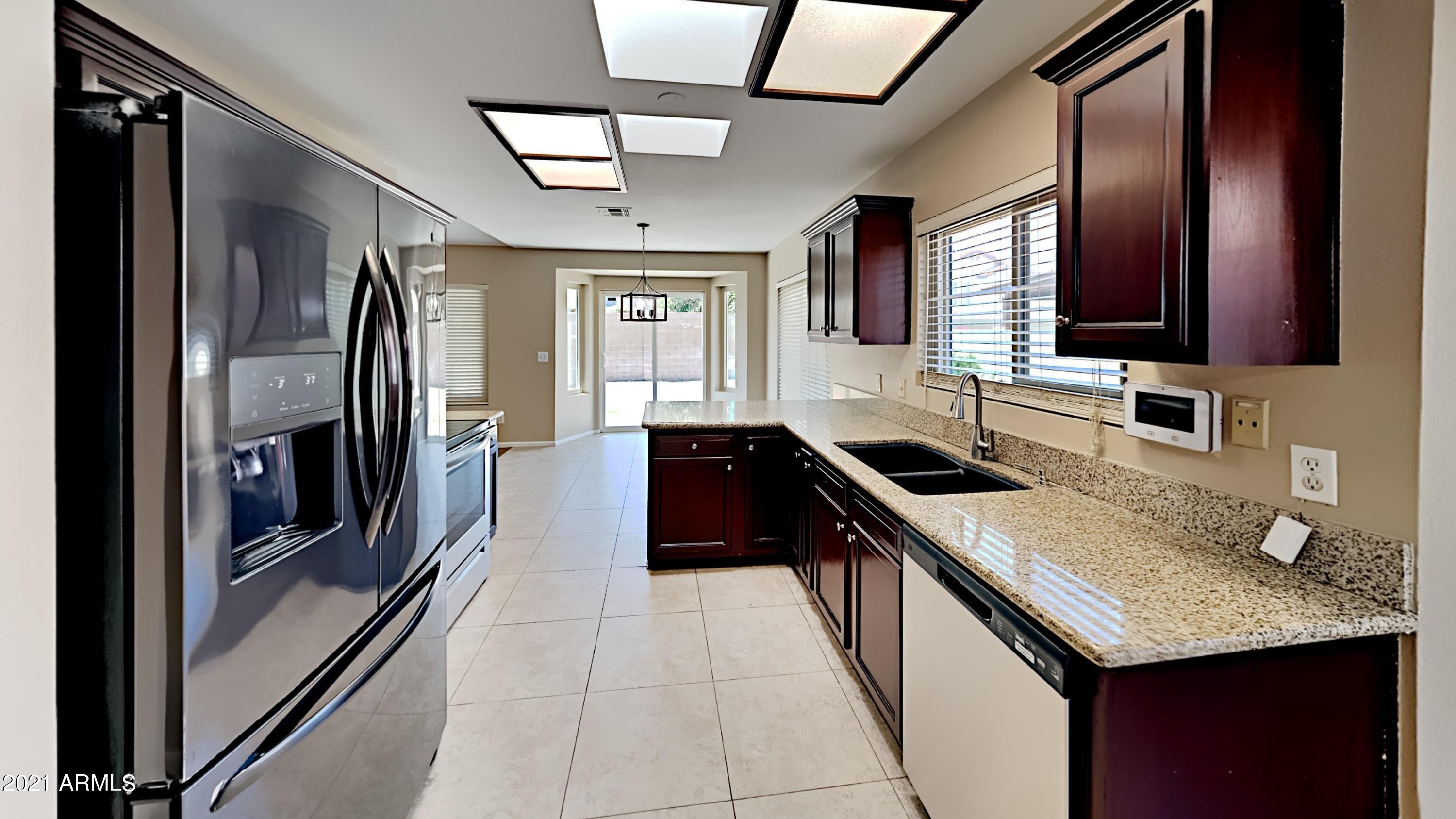 607 East Appaloosa Road Gilbert, AZ 85296 - Photo 3 of 14 2_Image_K3QLVrGeVA