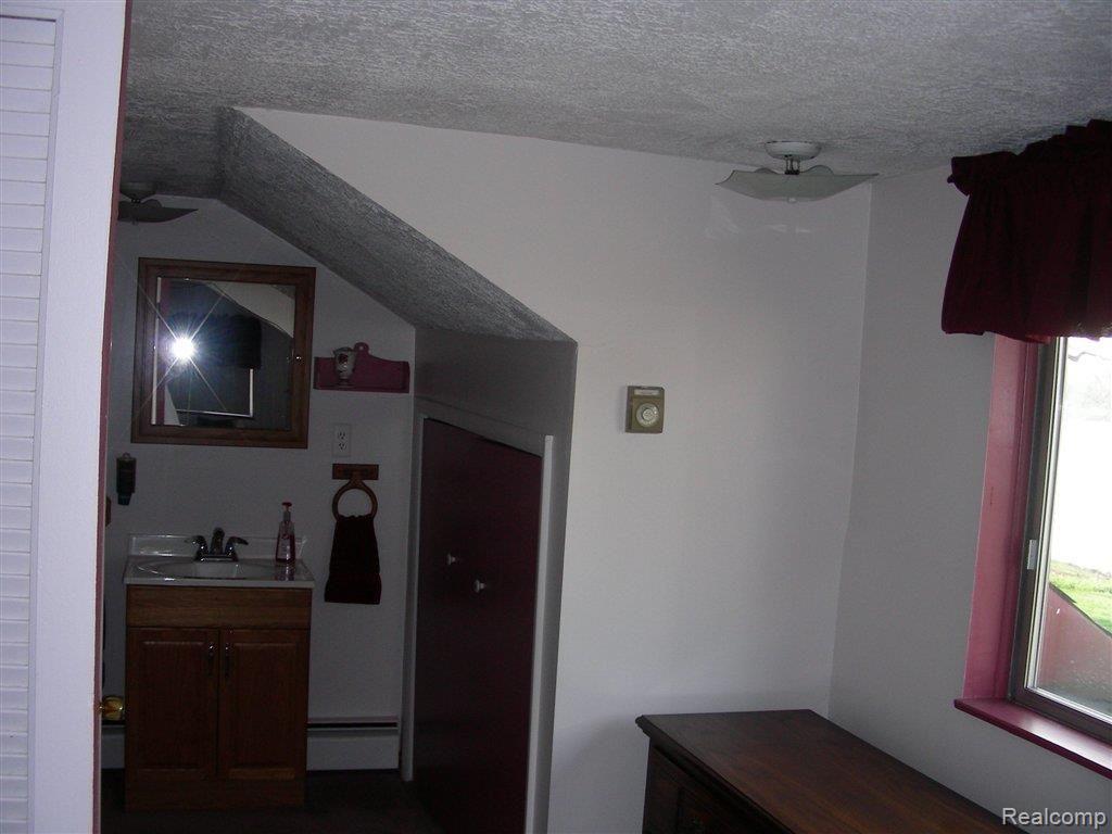 3656 Covert Road Waterford, MI 48328 - Photo 14 of 14 DSCN1264.JPG