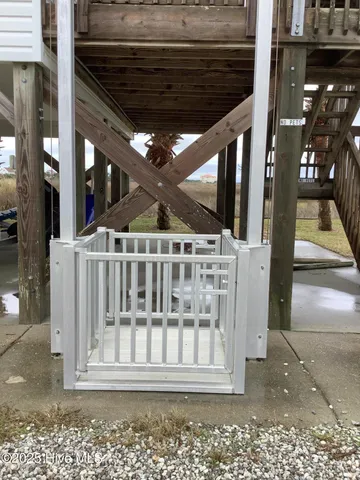 $725,000 | 111 Phil Harris Lane, Unit A & B, North Topsail Beach, NC 28460