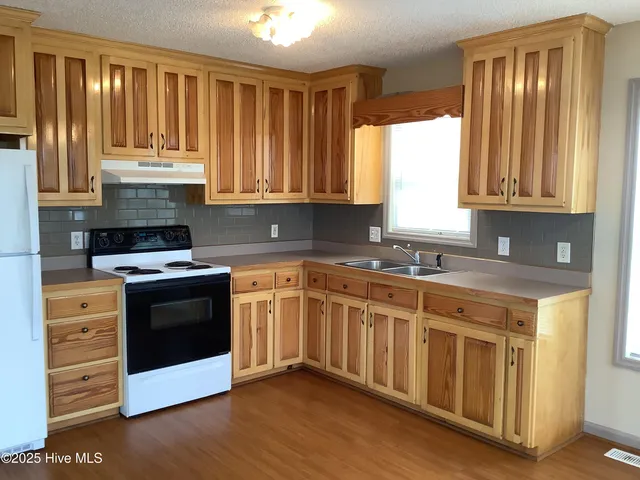 $725,000 | 111 Phil Harris Lane, Unit A & B, North Topsail Beach, NC 28460