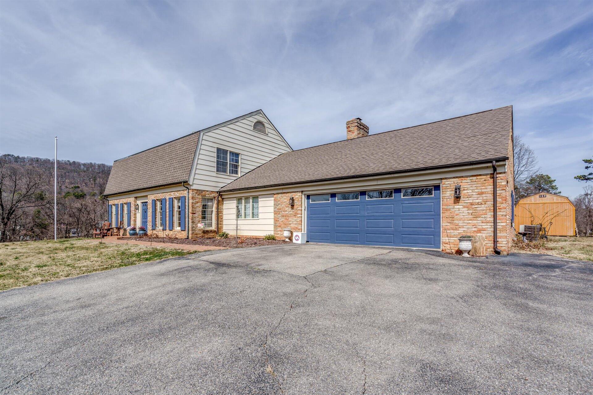 8417 Barrens Road Roanoke, VA 24019 - Photo 3 of 63 02-030920210082