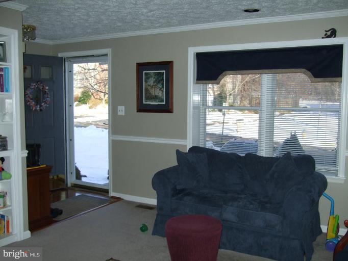 111 Cross Ridge Court Stafford, VA 22554 - Photo 8 of 23 a living room with furniture and a large window