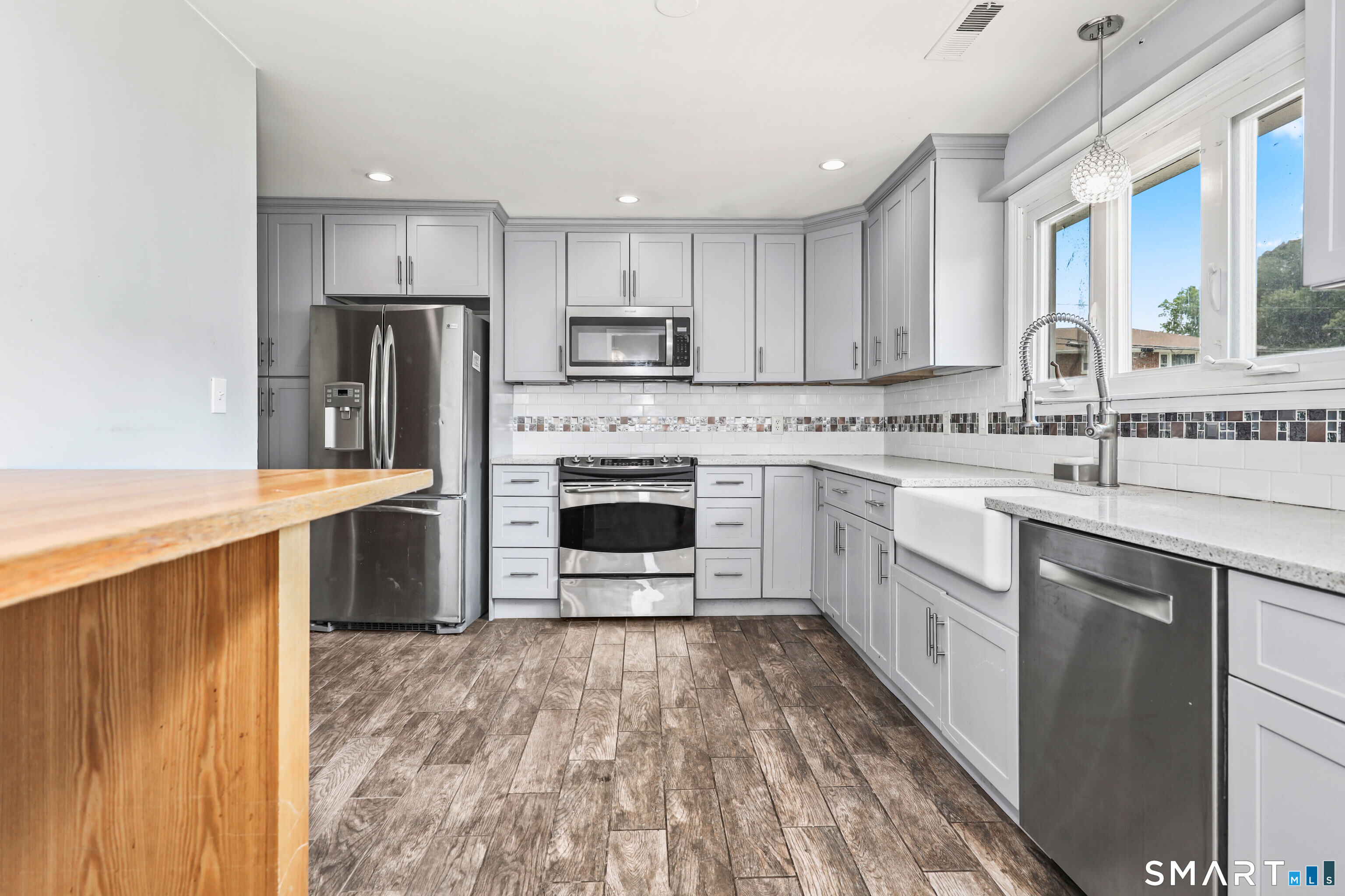 676 Woodtick Road Waterbury, CT 06705 - Photo 6 of 30