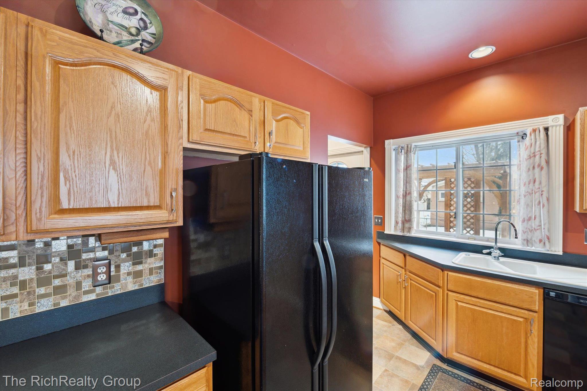 22496 Springbrook Avenue Farmington, MI 48336 - Photo 12 of 33