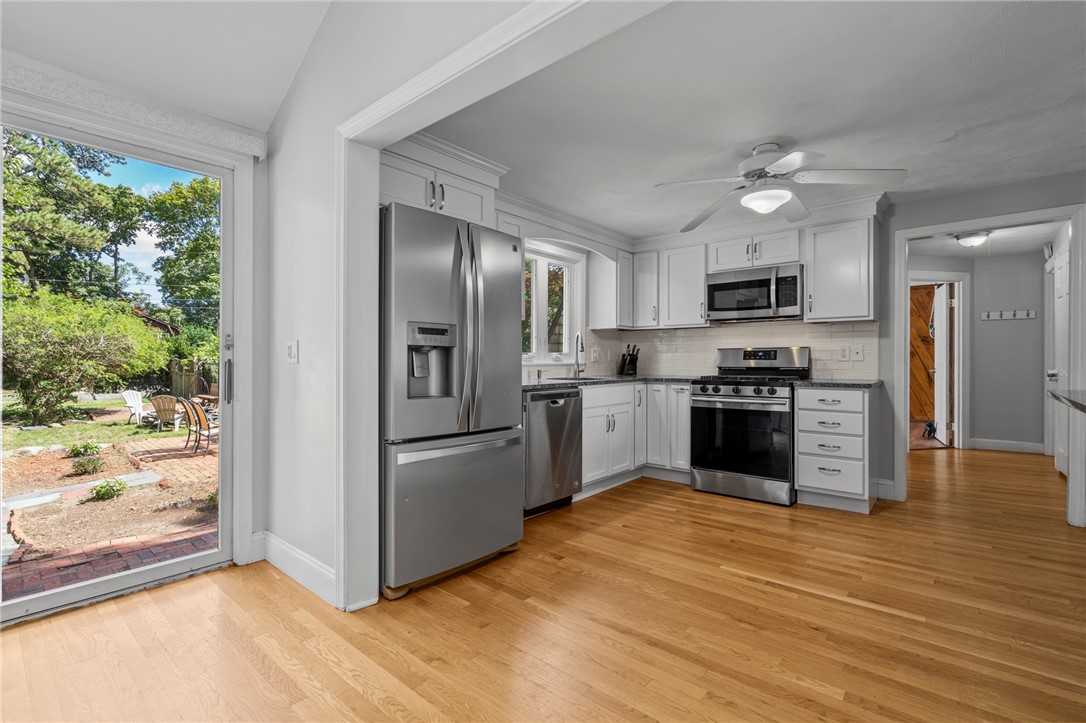 54 Horse Neck Road Warwick, RI 02889 - Photo 10 of 45 Gallery Image 10