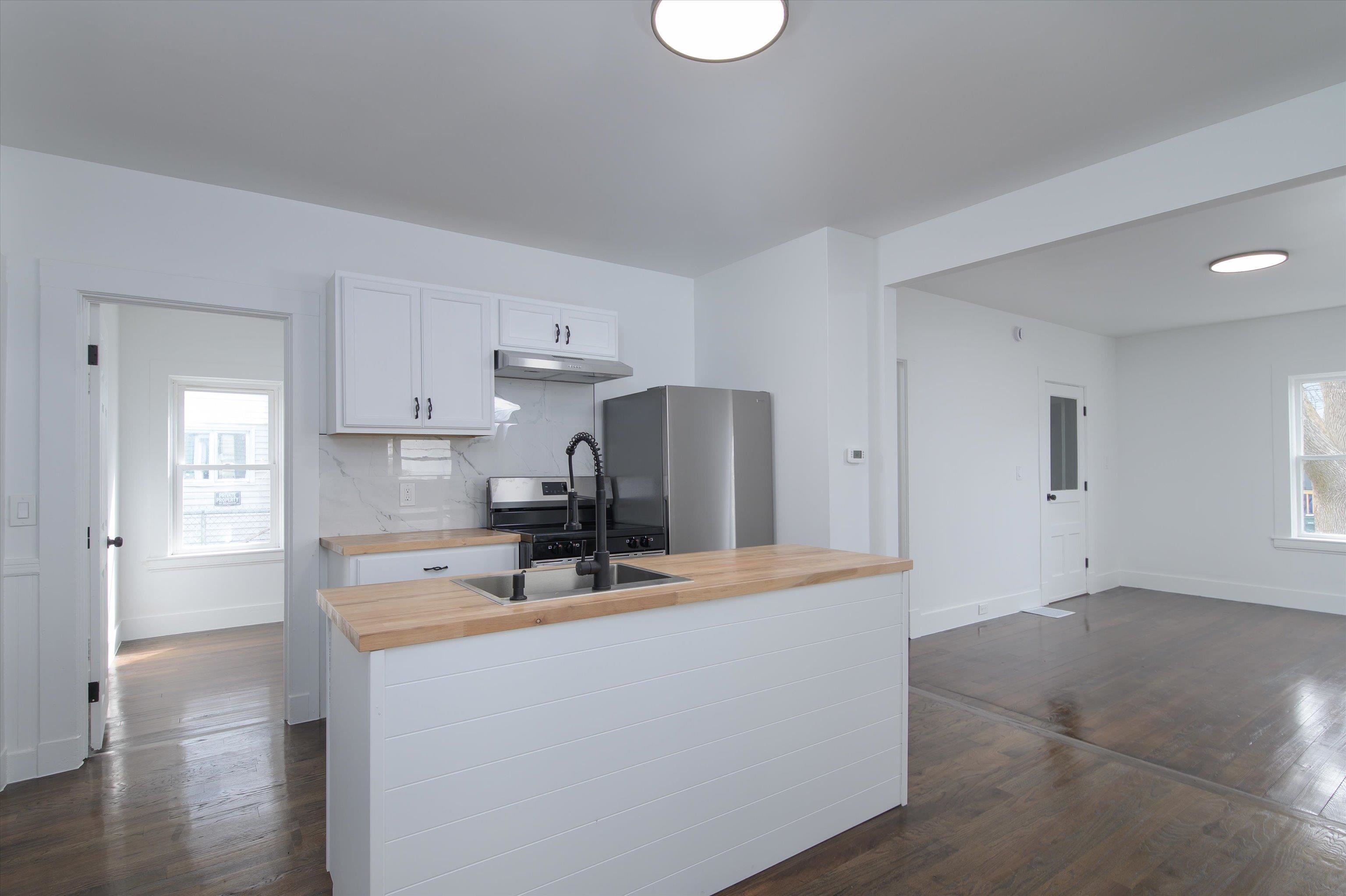 29 Hopkins Street Rutland, VT 05701 - Photo 5 of 45