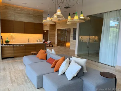 $5,700 | 16385 Biscayne Boulevard, Unit 621, North Miami Beach, FL 33160
