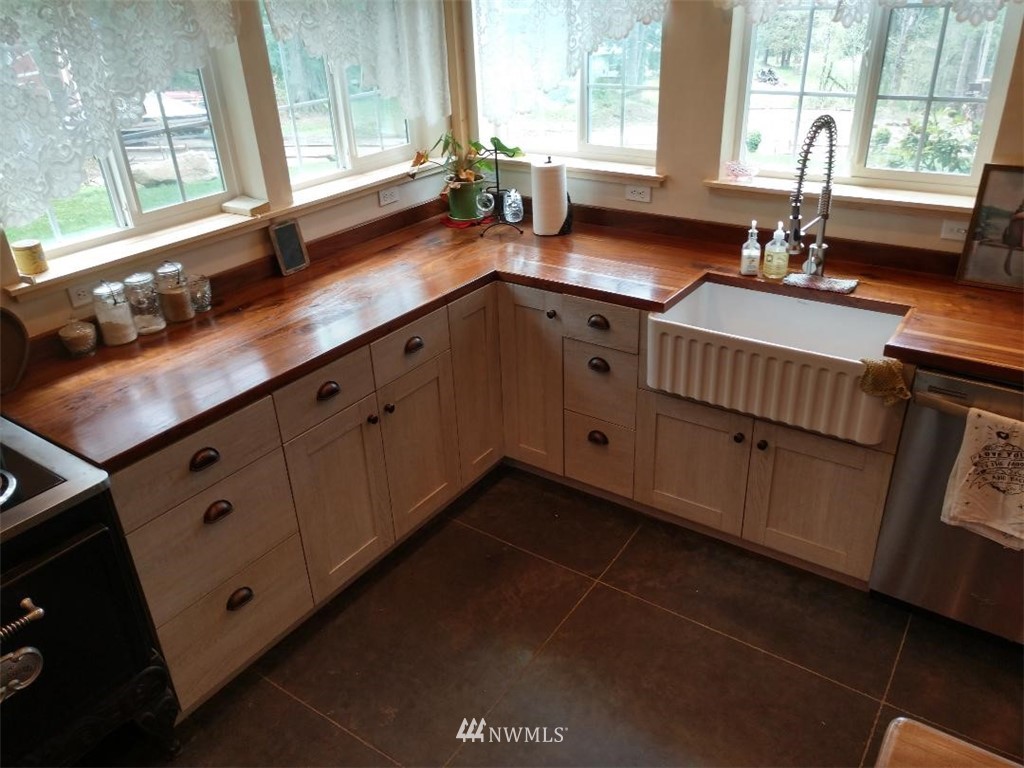 1768 Noon Valley Road Bellingham, WA 98226 - Photo 14 of 25