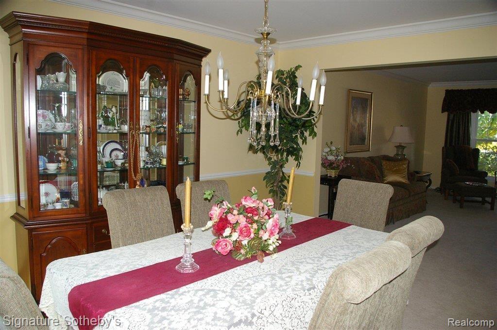 630 Deerfield Court Rochester, MI 48309 - Photo 5 of 27 Dining Room.JPG