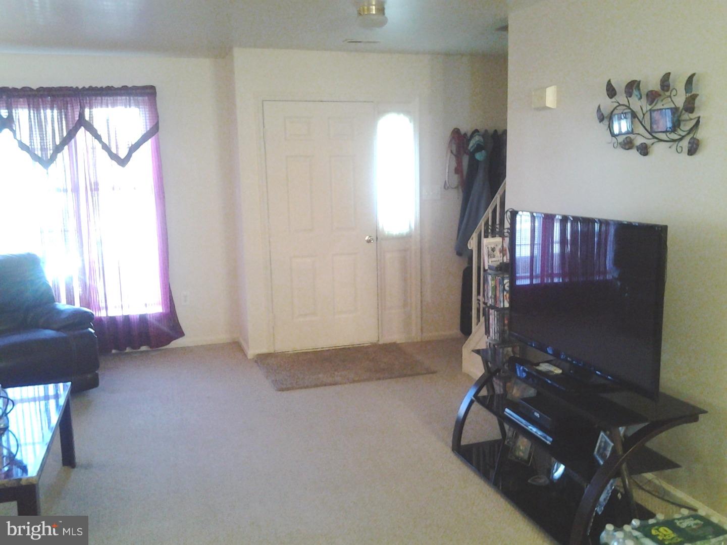 28 Wakefield Road Atco, NJ 08004 - Photo 2 of 23 Foyer