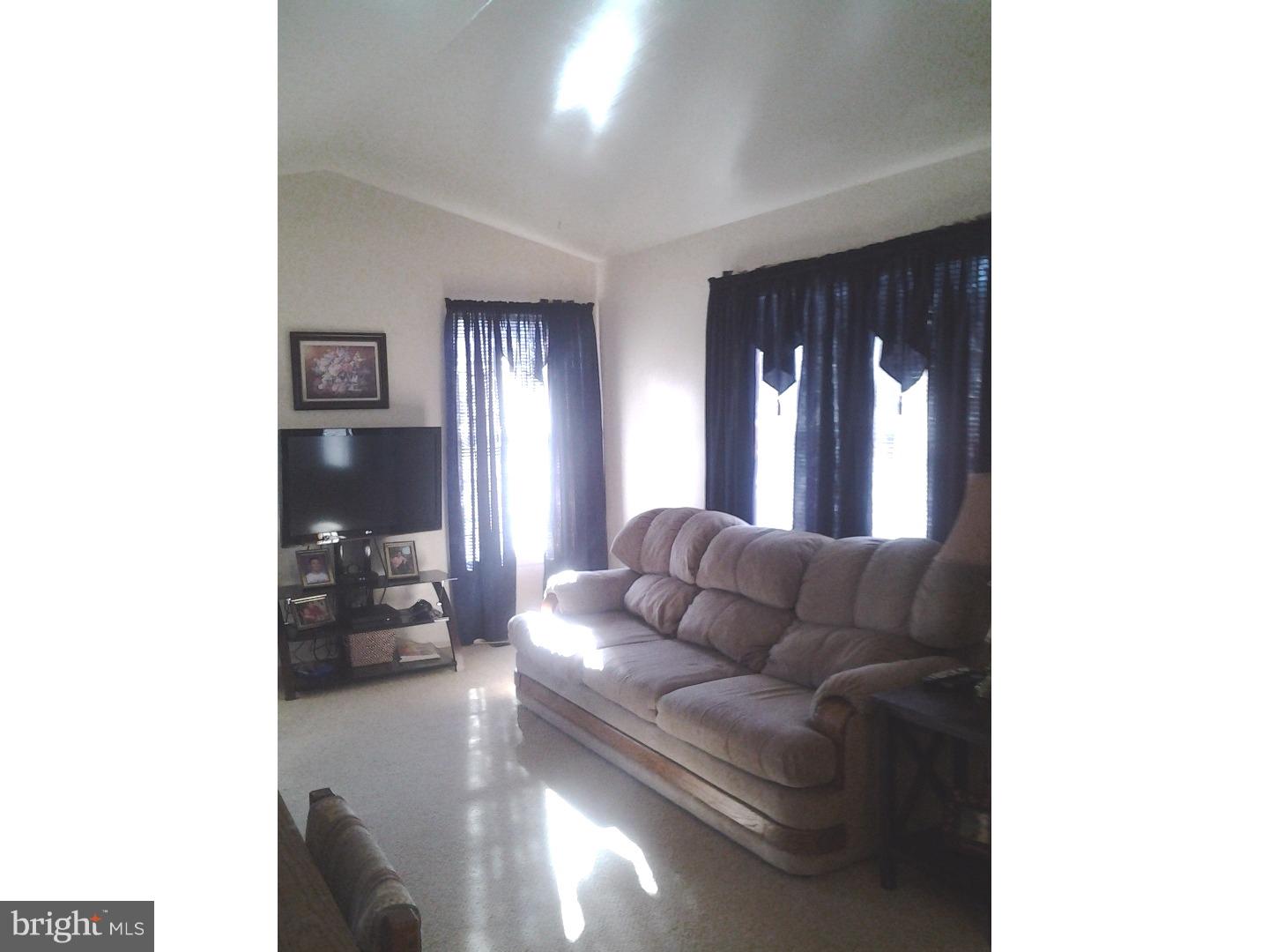 28 Wakefield Road Atco, NJ 08004 - Photo 10 of 23 Family Room