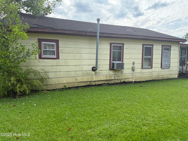 $50,000 | 217 West South Street, Rose Hill, NC 28458