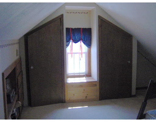 67 Webber Street Springfield, MA 01108 - Photo 5 of 10 a view of empty room with window