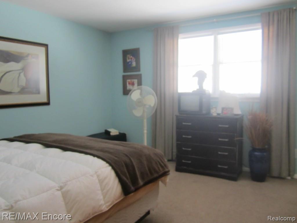 13050 Rattalee Lake Road Davisburg, MI 48350 - Photo 29 of 36 MASTER BEDROOM