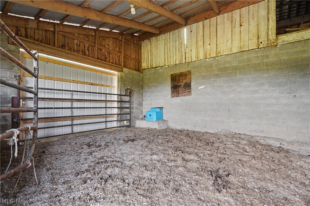 46766 Clarkson Road Rogers, OH 44455 - Photo 26 of 41