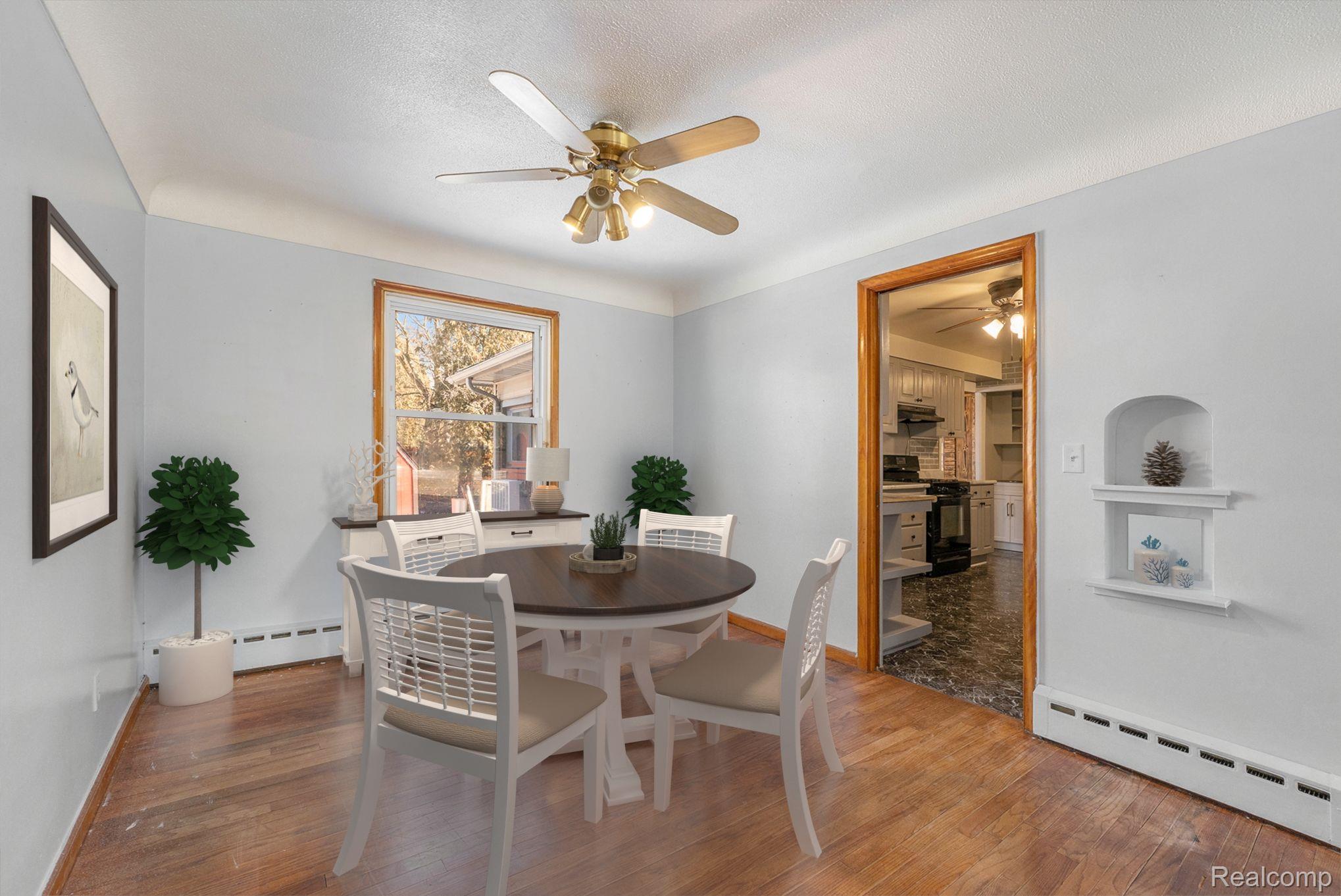 6040 Lakeshore Road Fort Gratiot, MI 48059 - Photo 7 of 21 Dining Area