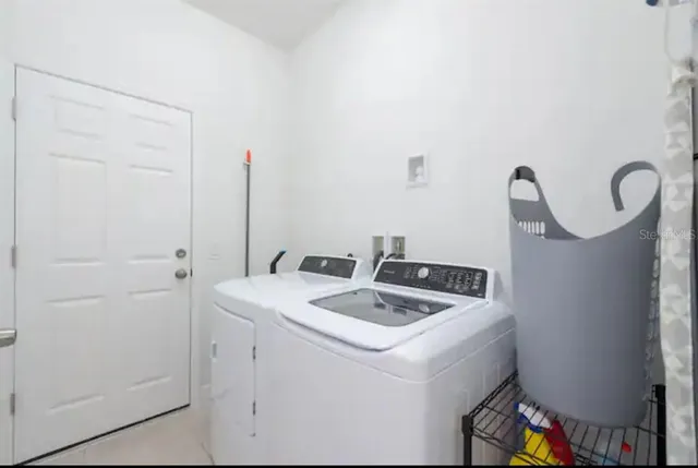 a close view of sink and tap