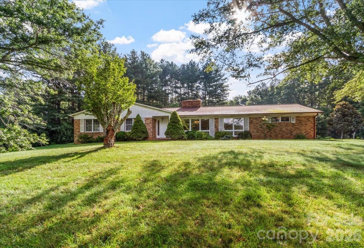 235 Rolling Ridge Loop Burnsville, NC 28714 - Photo 1 of 45 Gallery Image 1
