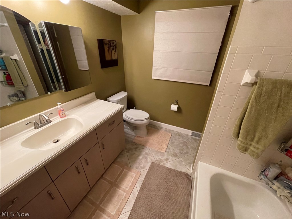 6512 Rousseau Drive Parma, OH 44129 - Photo 9 of 20