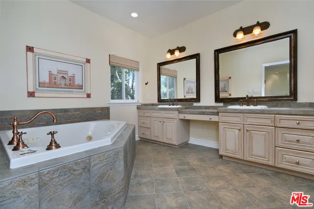 a view of a water fountain