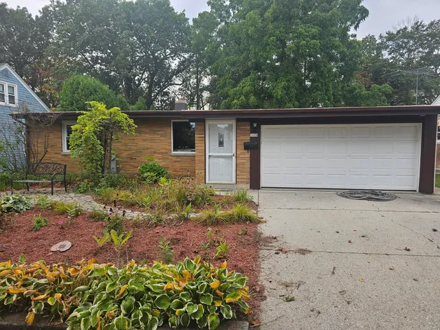 $209,900 | 1008 North 23rd Street, Manitowoc, WI 54220