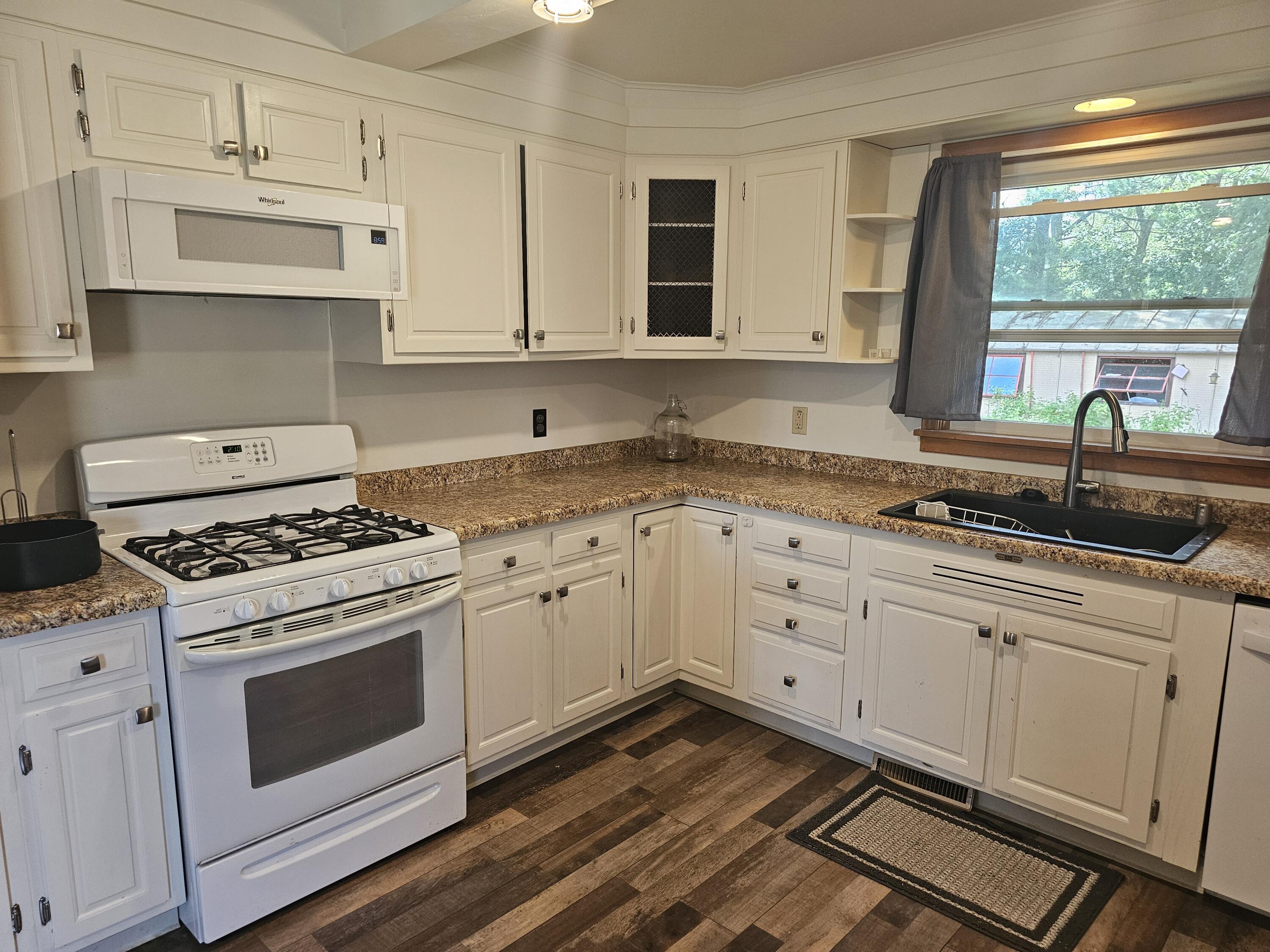 1008 North 23rd Street Manitowoc, WI 54220 - Photo 3 of 18 20250904_140945