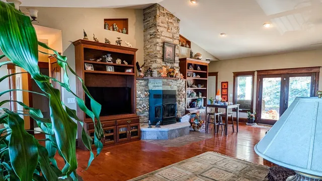 $650,000 | 27419 County Hwy BA, Richland Center, WI 53581