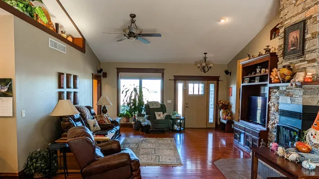 $650,000 | 27419 County Hwy BA, Richland Center, WI 53581