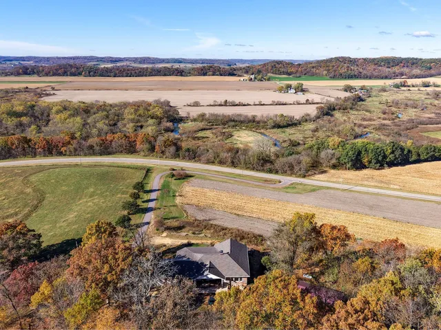 $650,000 | 27419 County Hwy BA, Richland Center, WI 53581