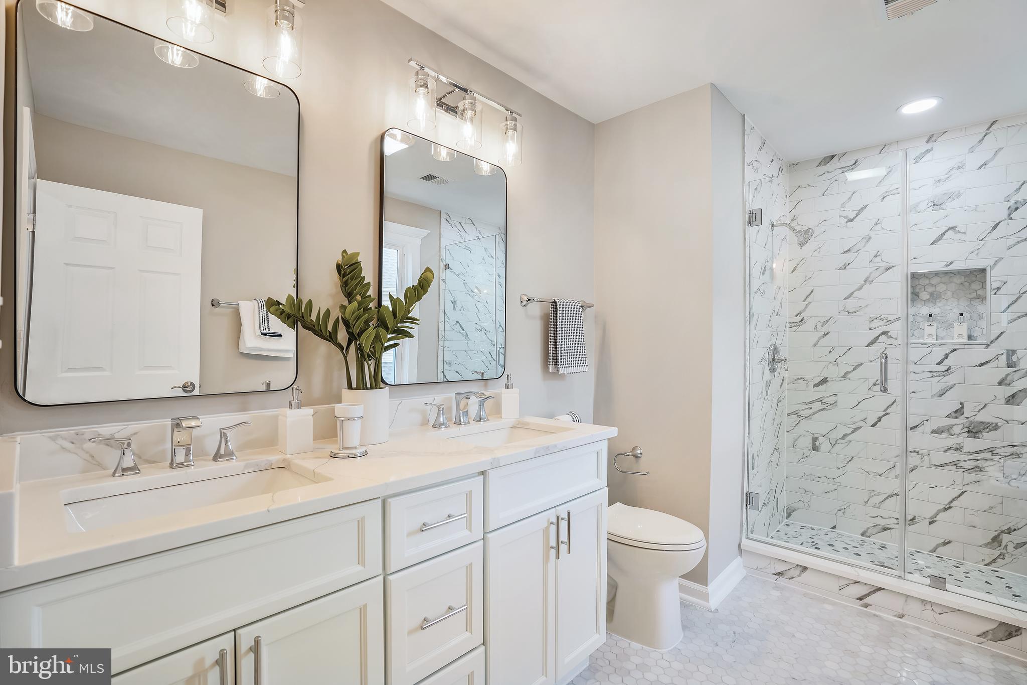 1255 Beverly Road McLean, VA 22101 - Photo 19 of 37 Primary Bath