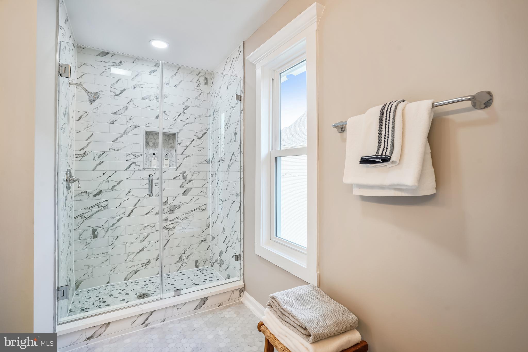 1255 Beverly Road McLean, VA 22101 - Photo 20 of 37 Primary Bath