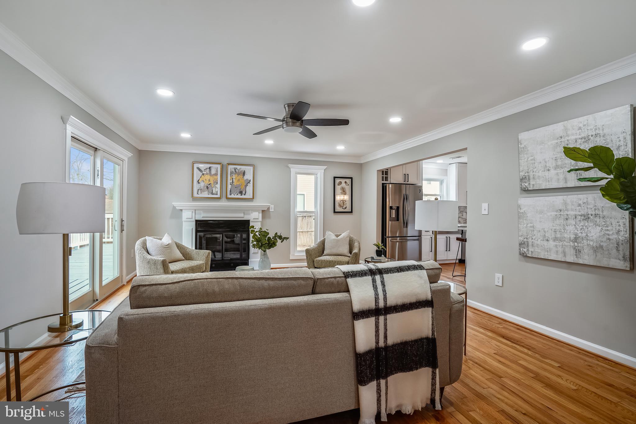 1255 Beverly Road McLean, VA 22101 - Photo 8 of 37 Living Room