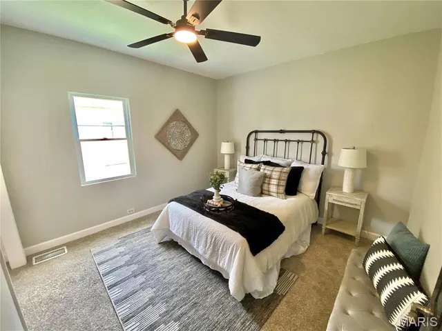 $210,000 | 841 North Franklin Street, Staunton, IL 62088