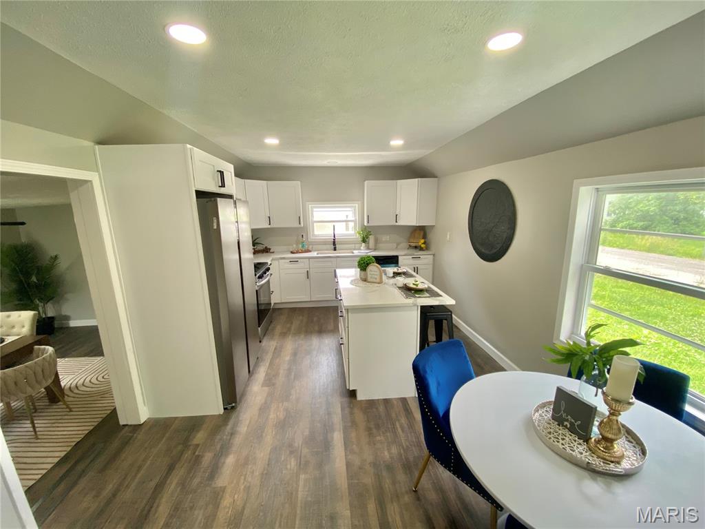 841 North Franklin Street Staunton, IL 62088 - Photo 5 of 27