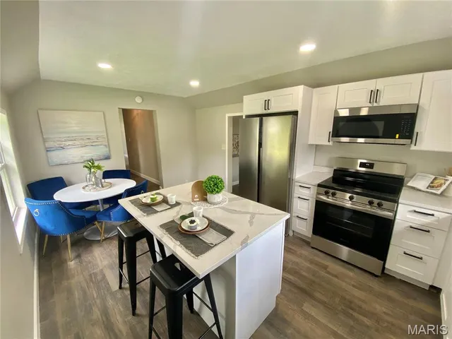 $210,000 | 841 North Franklin Street, Staunton, IL 62088