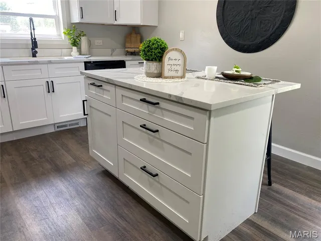 $210,000 | 841 North Franklin Street, Staunton, IL 62088