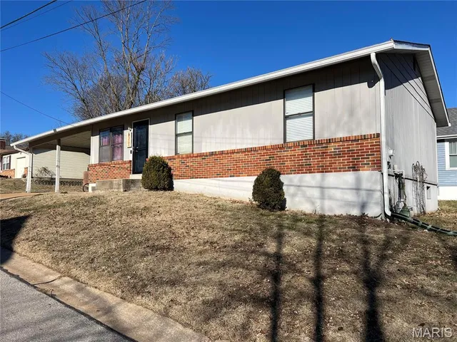 $345,000 | 9311 Kenneth Place, St. Louis, MO 63132