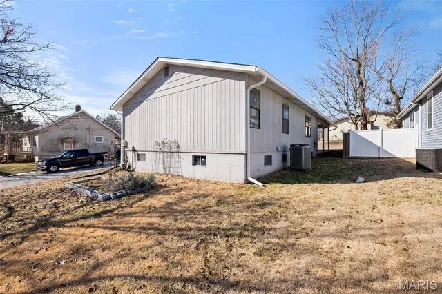 $345,000 | 9311 Kenneth Place, St. Louis, MO 63132