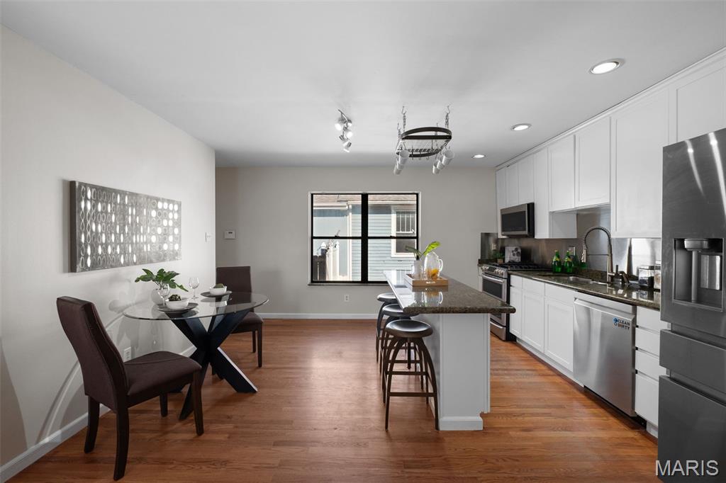 9311 Kenneth Place St. Louis, MO 63132 - Photo 6 of 27