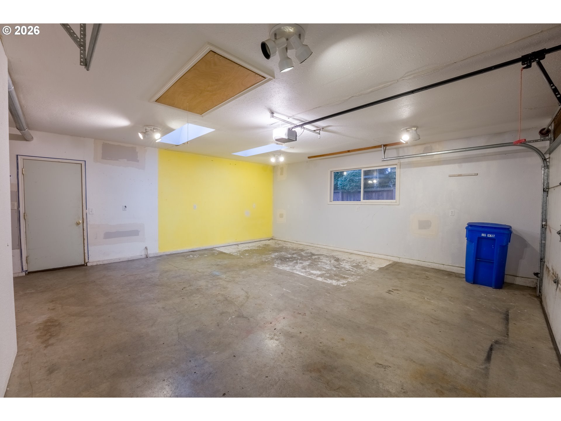 2320 Northeast Rene Avenue Gresham, OR 97030 - Photo 23 of 25 a view of a livingroom with a projector