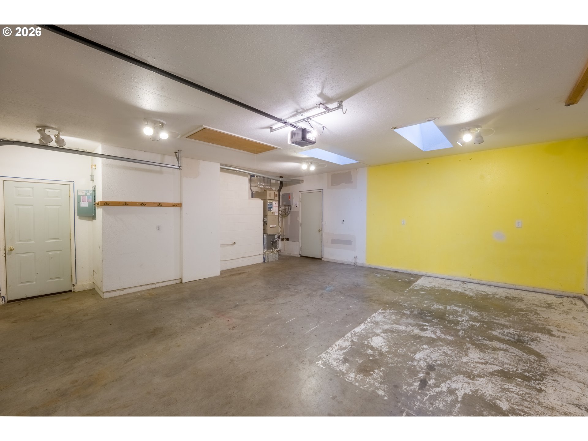 2320 Northeast Rene Avenue Gresham, OR 97030 - Photo 24 of 25 a view of a livingroom with a ceiling fan
