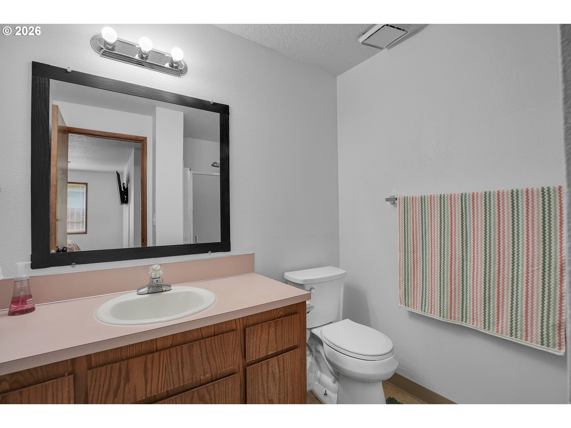 940 Southwest 178th Place Beaverton, OR 97003 - Photo 16 of 29 Owner's Suite Bathroom