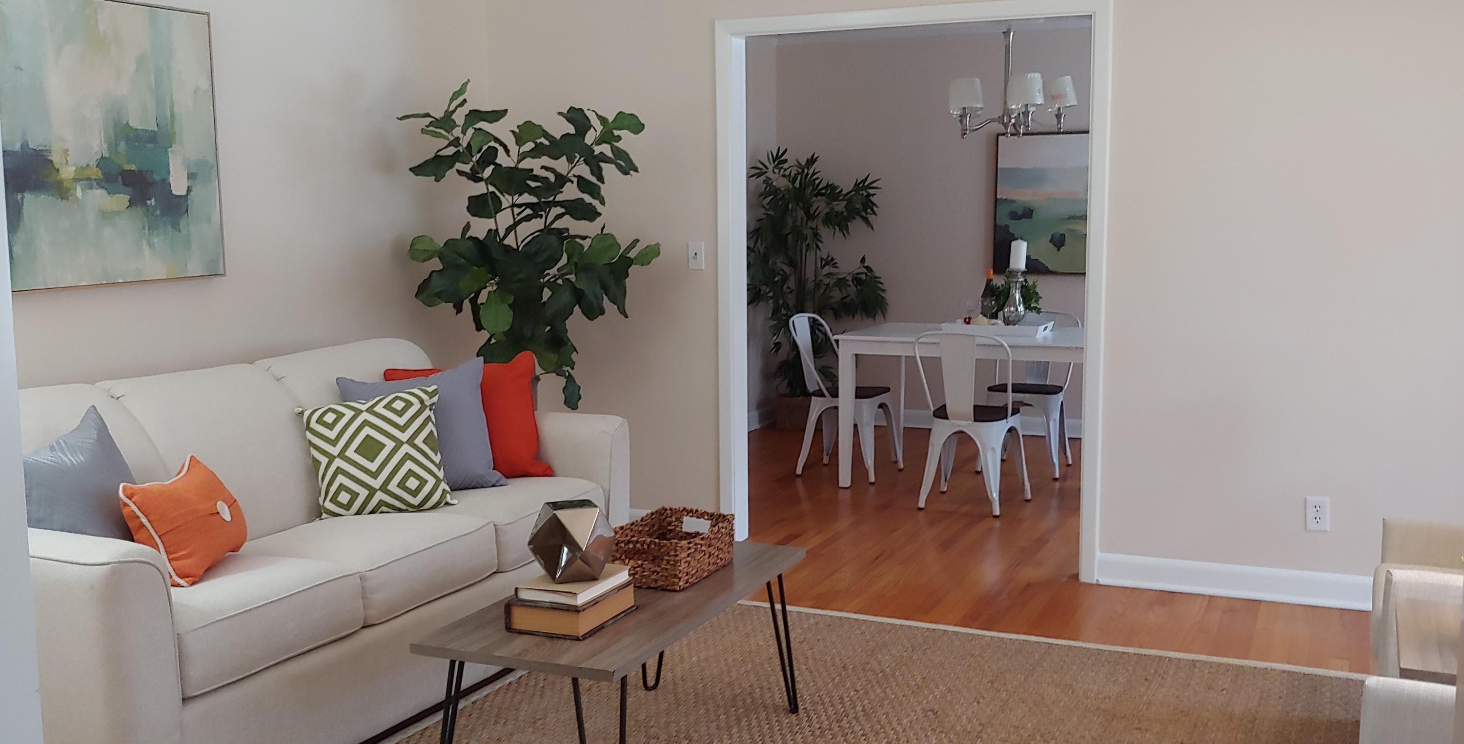 327 Canterbury Road Charleston, SC 29407 - Photo 3 of 17 front room into dining