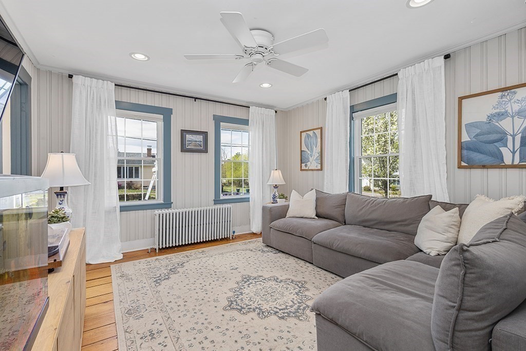 33 Pleasant Street Hopkinton, MA 01748 - Photo 14 of 39