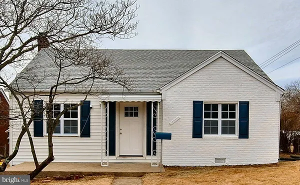 $665,600 | 2020 South Pollard Street, Arlington, VA 22204