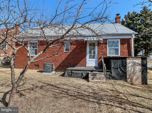 $665,600 | 2020 South Pollard Street, Arlington, VA 22204