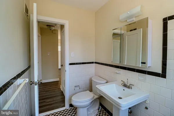 $665,600 | 2020 South Pollard Street, Arlington, VA 22204